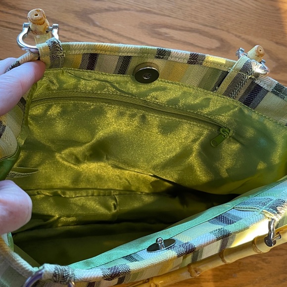Green Striped Bamboo Handle Bag🌺 - Picture 4 of 8
